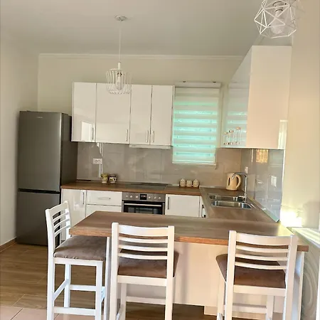 Tirana Residence Apartman *